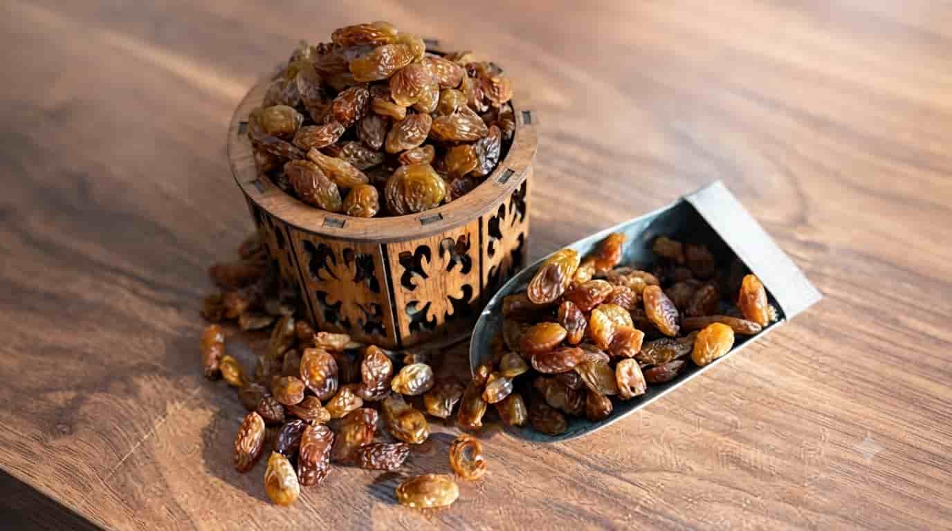 مویز سرخ هسته دار مناسب ترکیب با مغزهای خوراکی